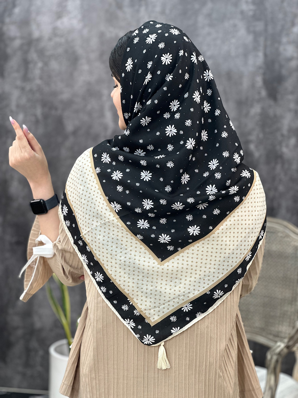 1586-6-12 روسری قواره 120 گل دار (6-1586) - Image 1