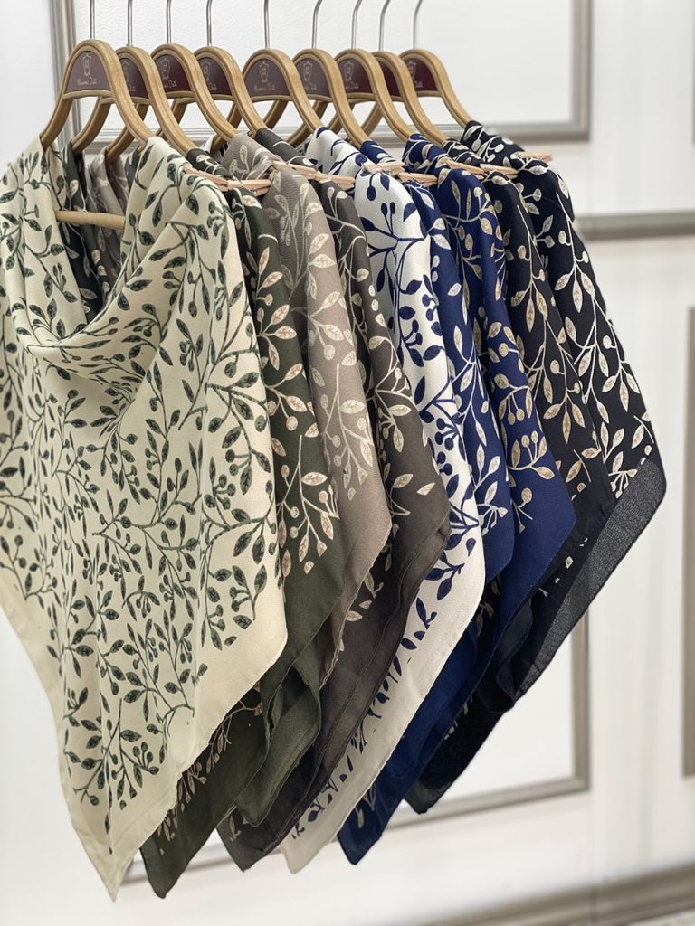 روسری قواره 100 مادرانه گل ریز عمده خدادوست رشت