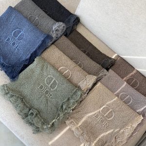 شال وارداتی دورگیپور شال و روسری عمده خدادوست رشت
